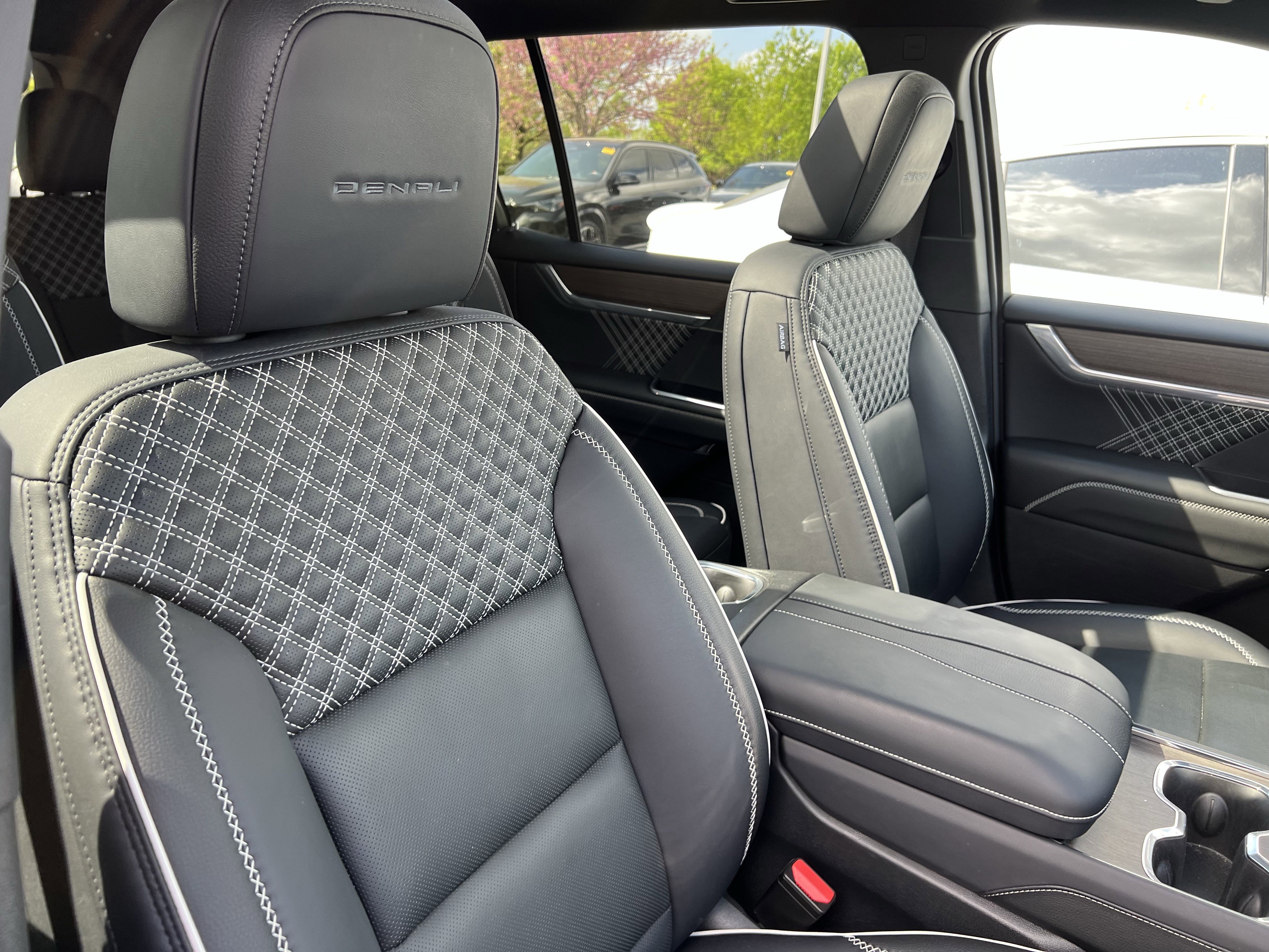 Used 2024 GMC Acadia Denali w/ Super Cruise Package image 35