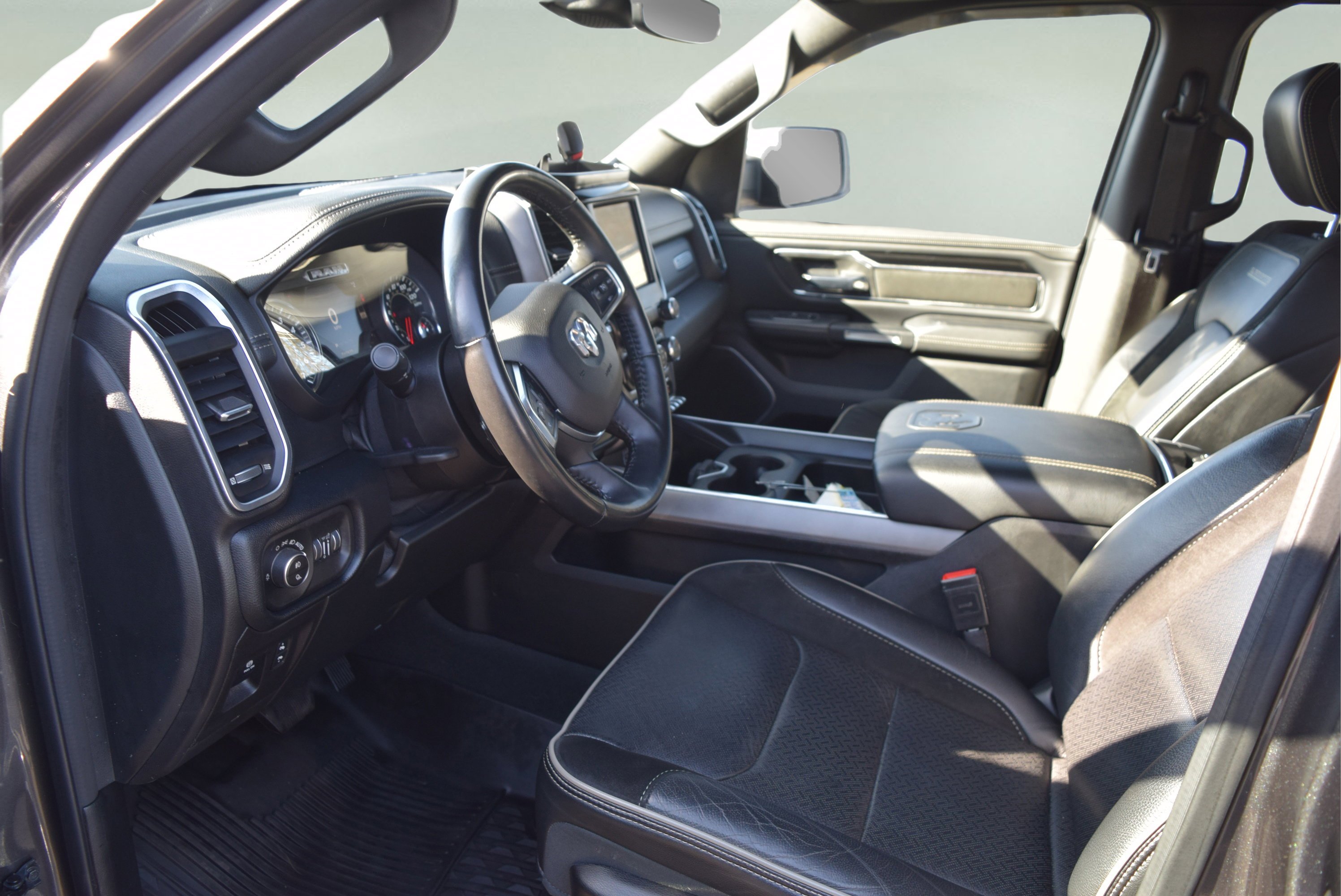 Used 2021 RAM 1500 Laramie w/ Sport Appearance Package image 11