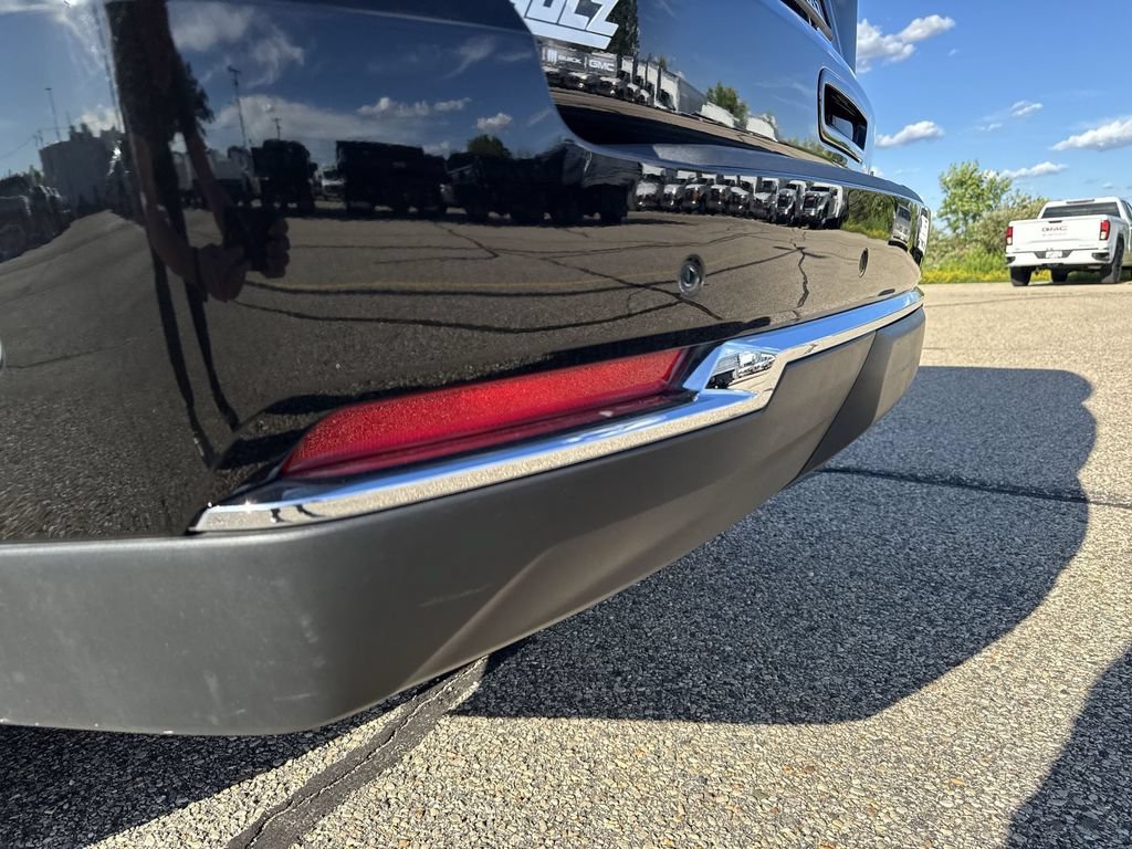 Certified 2025 Chevrolet Tahoe LT AWD/4WD image 4
