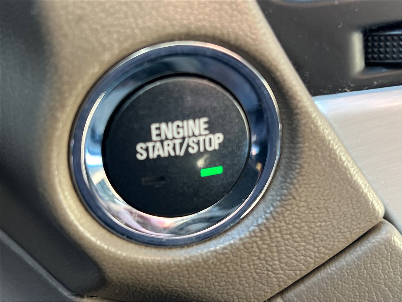 Used 2016 GMC Yukon SLT w/ Open Road Package image 39