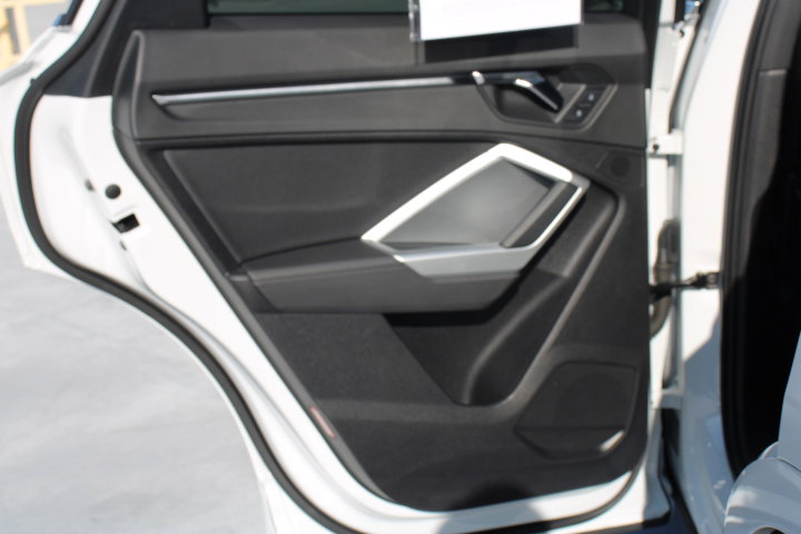 Used 2020 Audi Q3 2.0T Premium w/ Convenience Package image 13