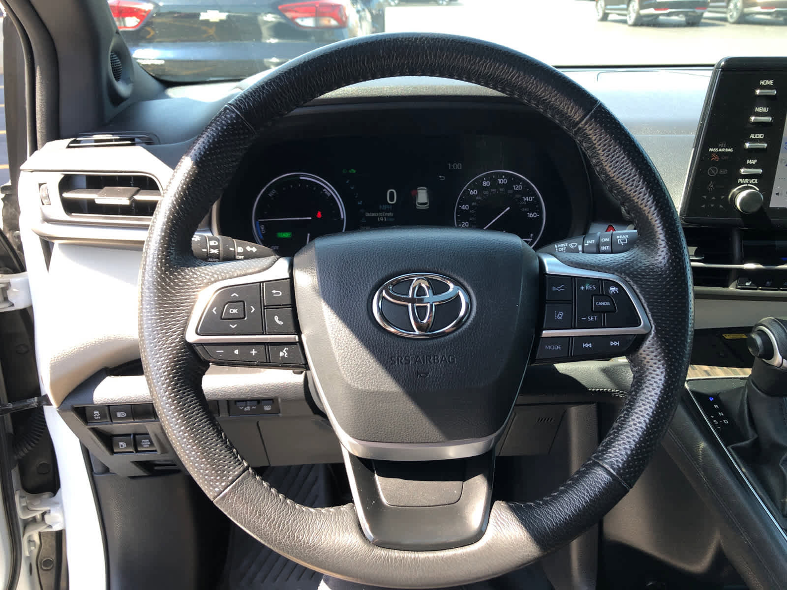 Used 2024 Toyota Sienna Limited image 9