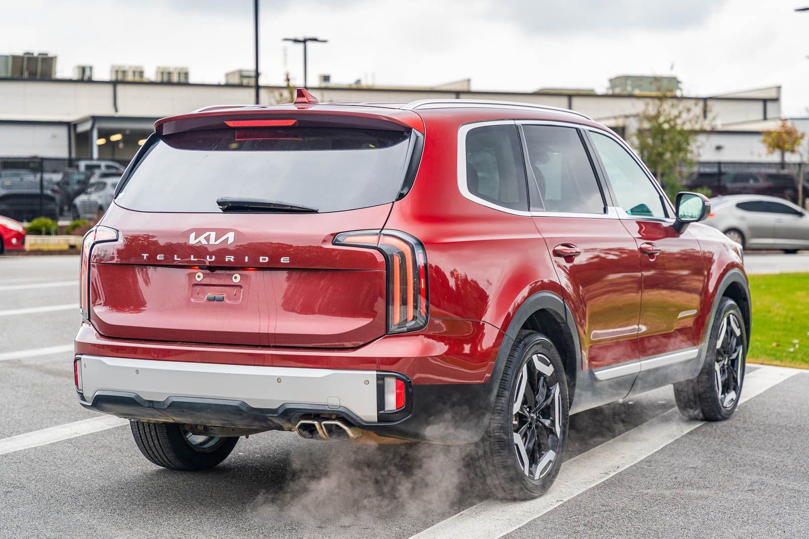 Used 2023 Kia Telluride EX w/ EX Captain's Chair Package image 7