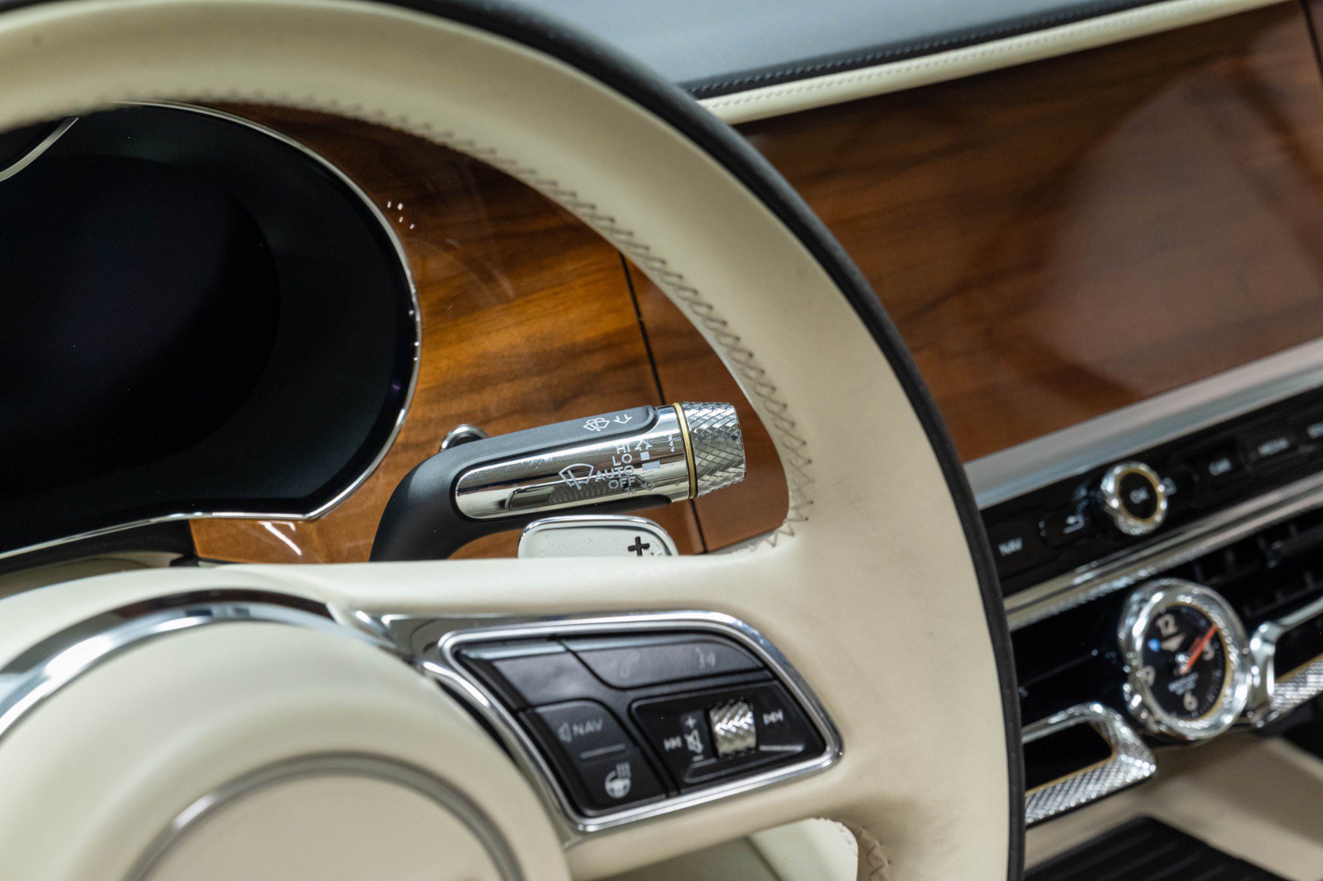 Used 2021 Bentley Flying Spur W12 AWD/4WD image 35