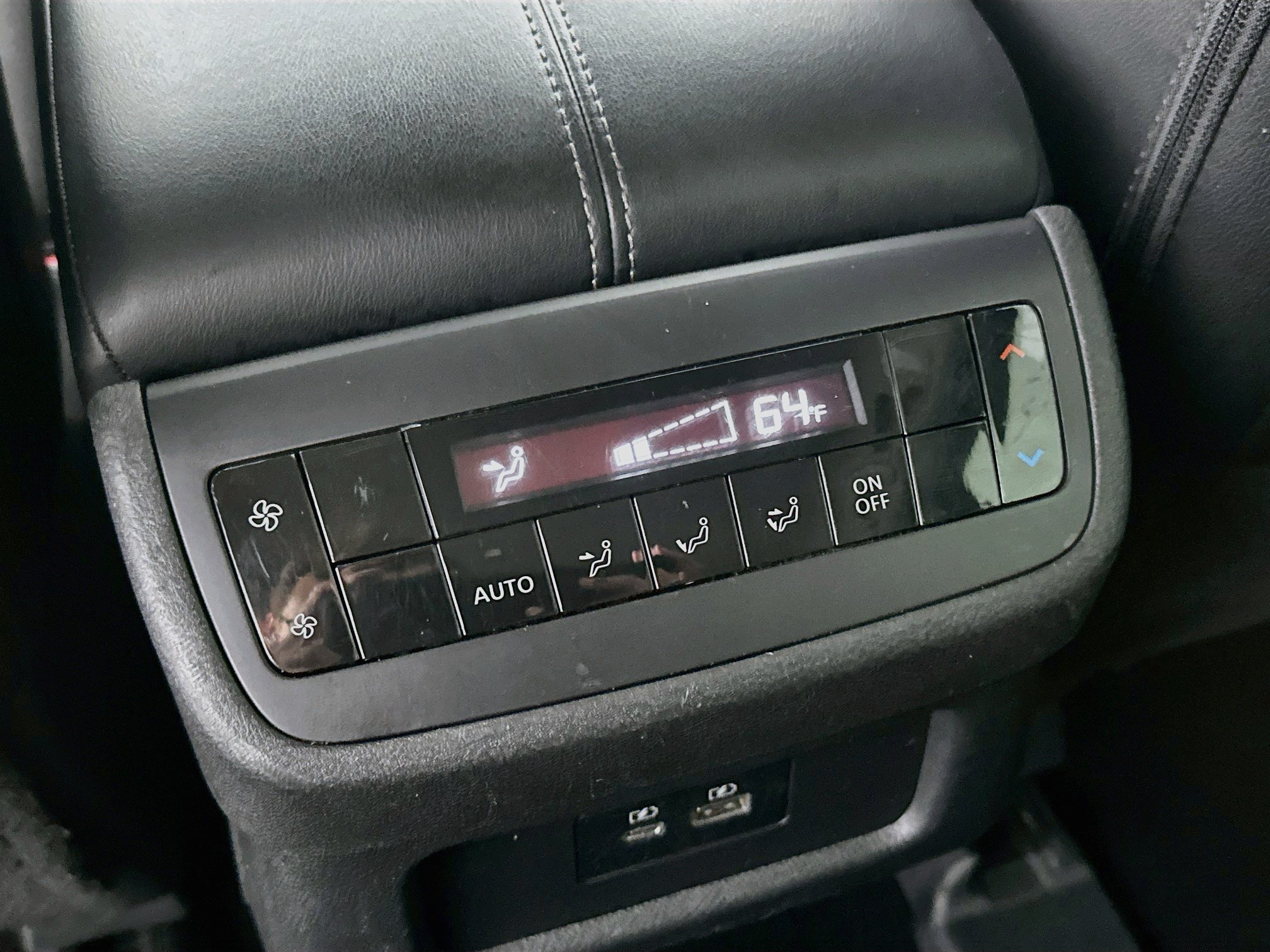 Used 2023 Nissan Pathfinder SL w/ Black Appearance Package FWD image 27