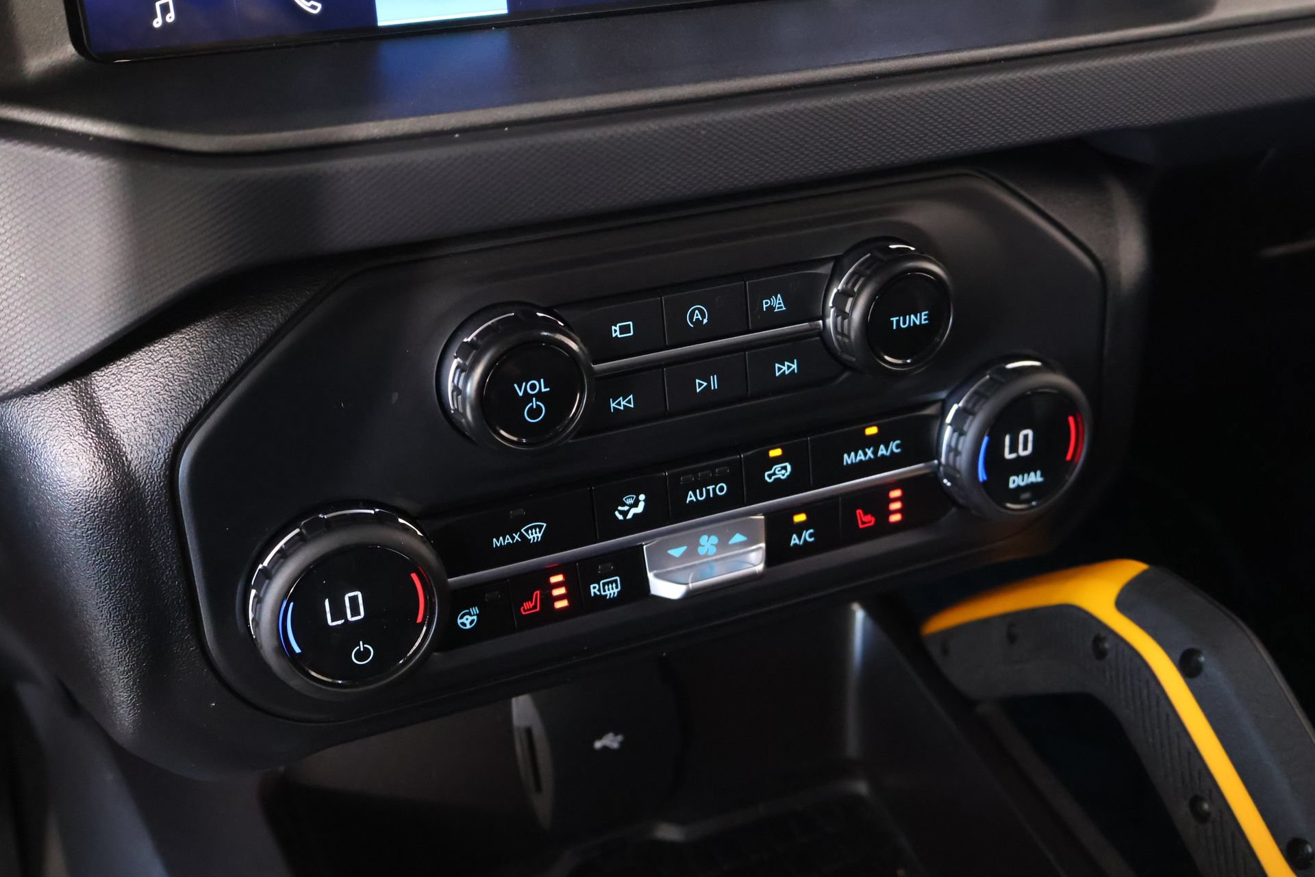 Used 2024 Ford Bronco Badlands AWD/4WD image 8