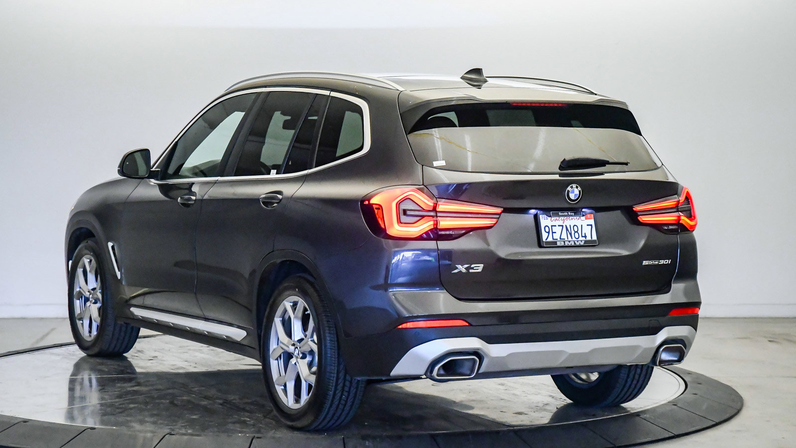 Used 2023 BMW X3 sDrive30i w/ Convenience Package RWD image 2