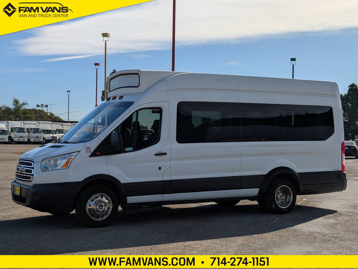 Used 2017 Ford Transit 350 XLT RWD image 3