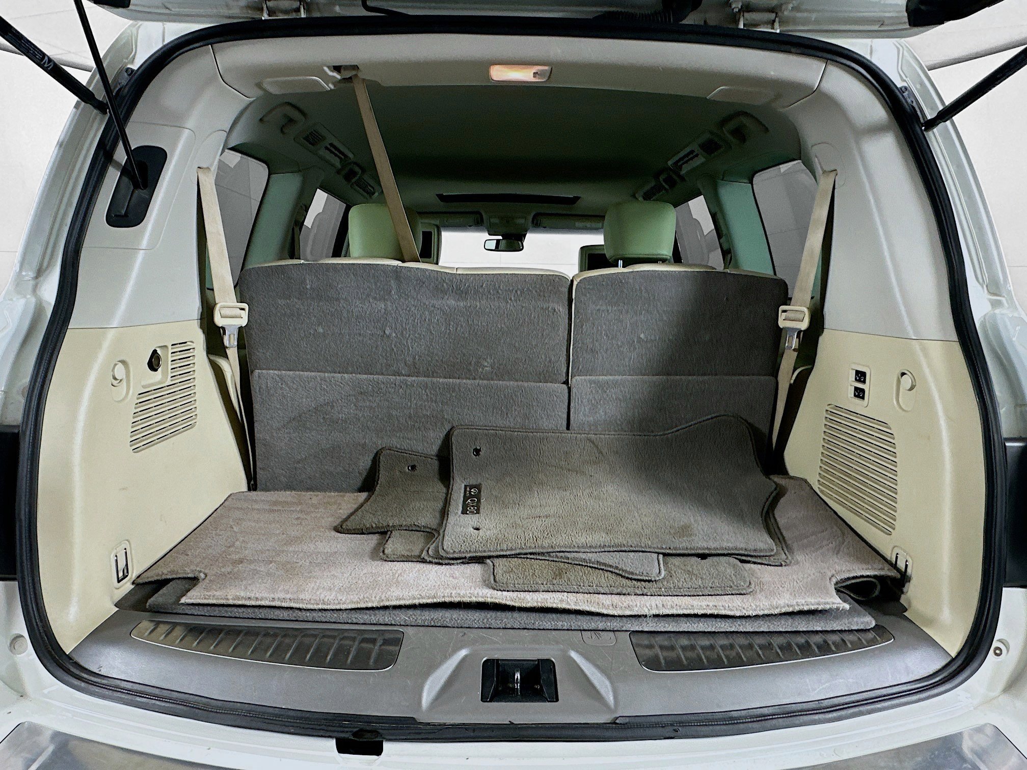 Used 2017 INFINITI QX80 2WD w/ Driver Assistance Package image 31