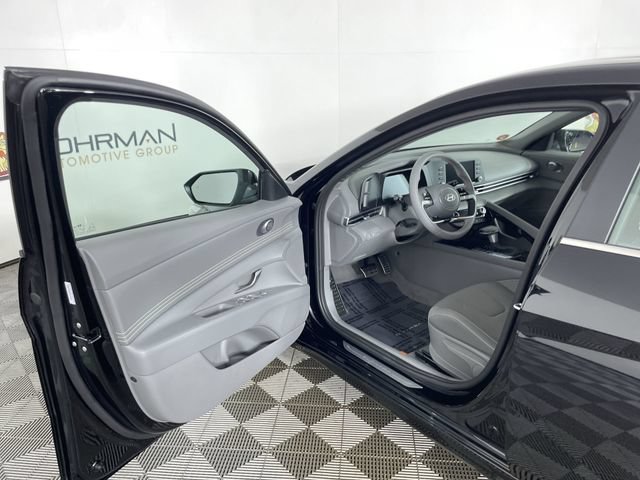 New 2026 Hyundai Elantra SEL Sport Premium FWD image 17