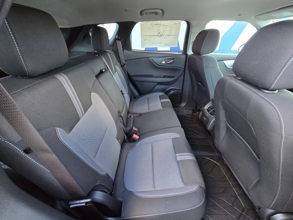 New 2025 Chevrolet Blazer LT w/ Convenience Package image 31