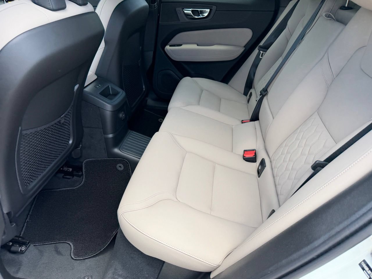 New 2026 Volvo XC60 T8 Core w/ Protection Package Premier AWD/4WD image 22