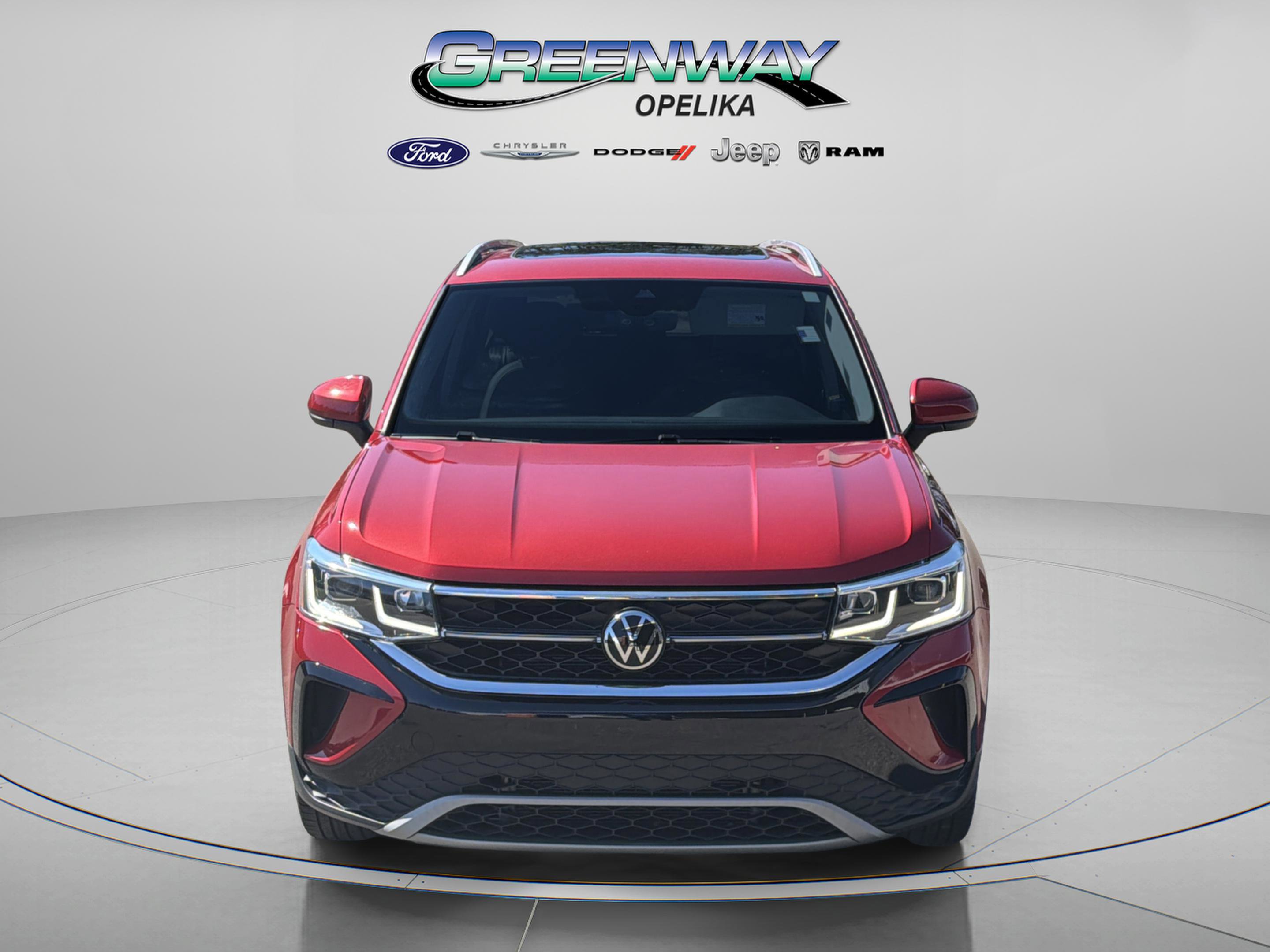 Used 2023 Volkswagen Taos SEL image 2