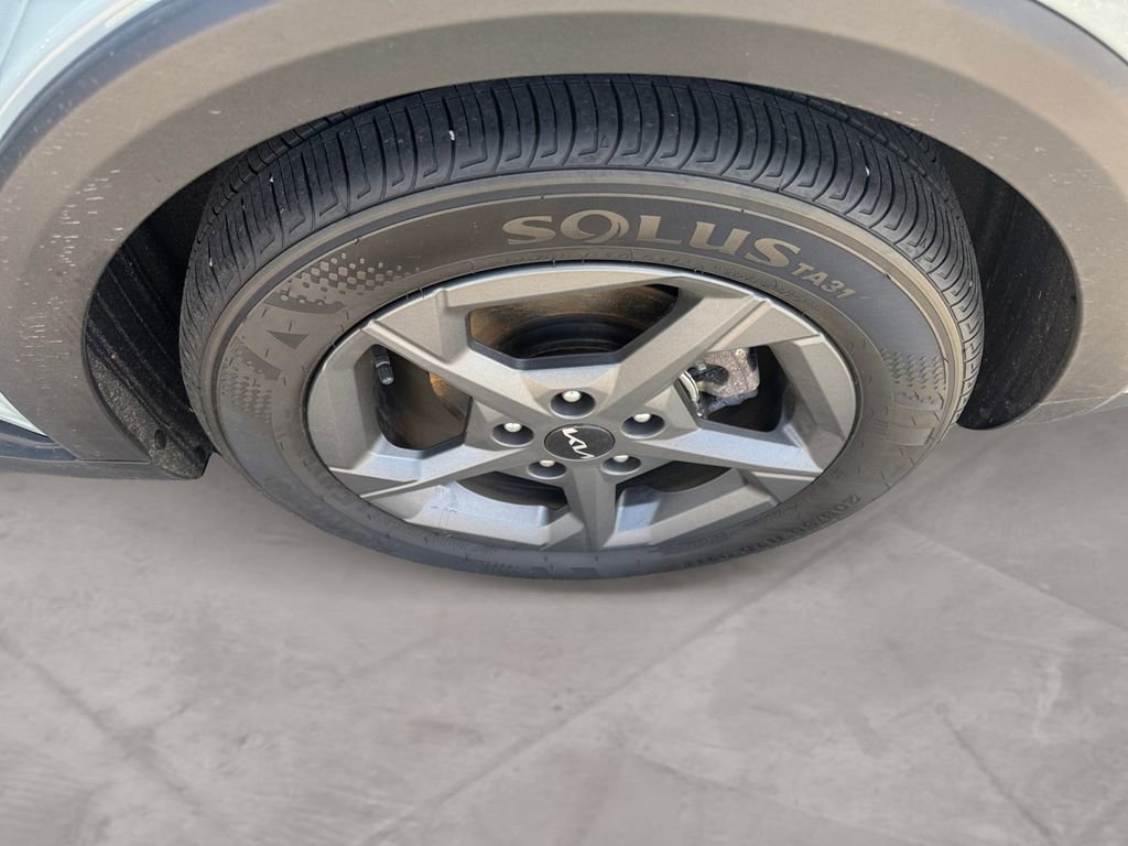 Used 2025 Kia K4 LXS image 14
