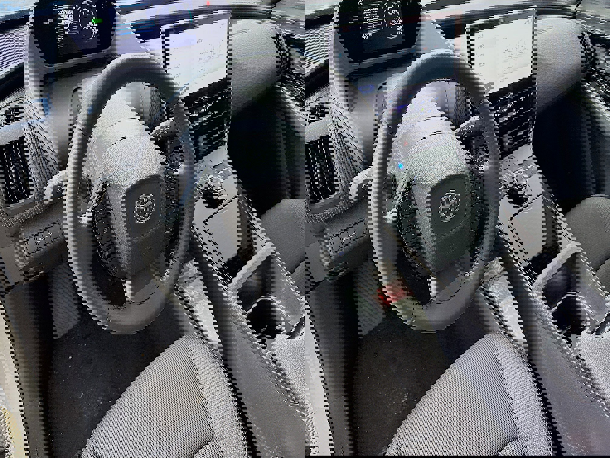 Used 2025 Toyota bZ4X FWD image 24