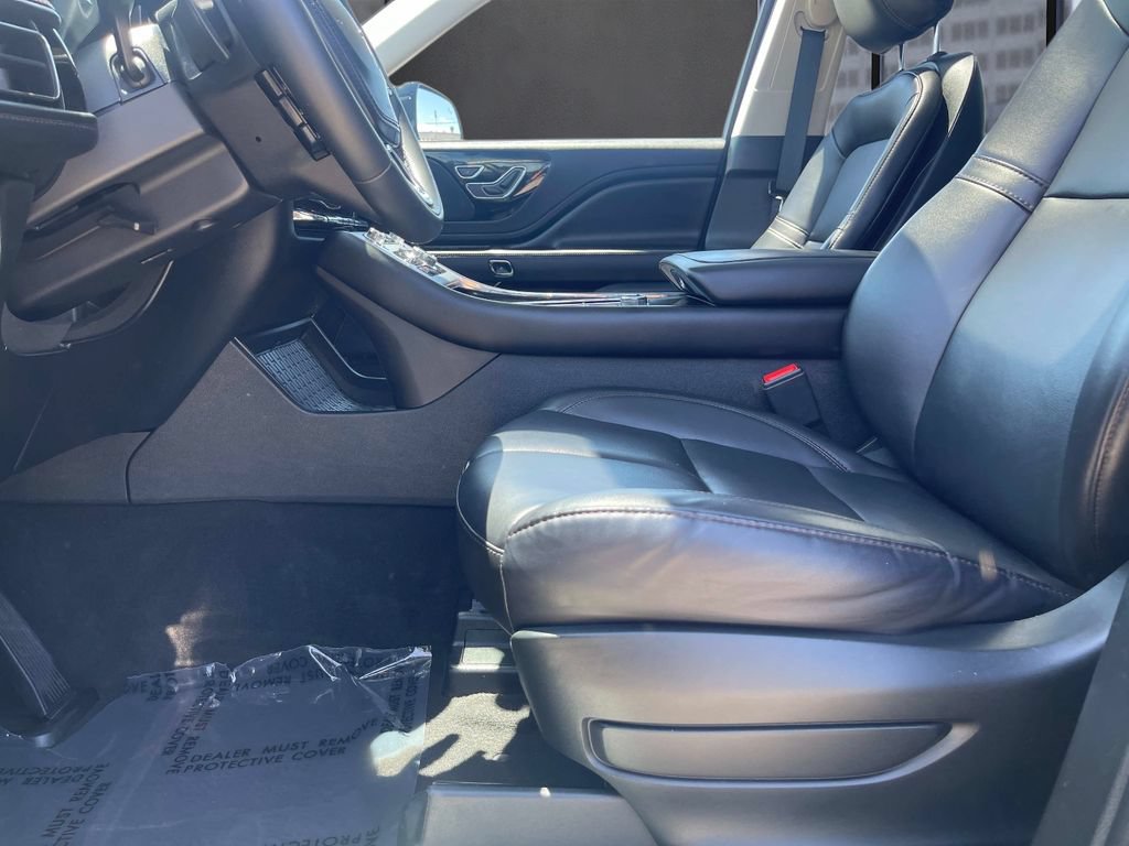 Used 2023 Lincoln Aviator 2WD w/ Premium Package image 23
