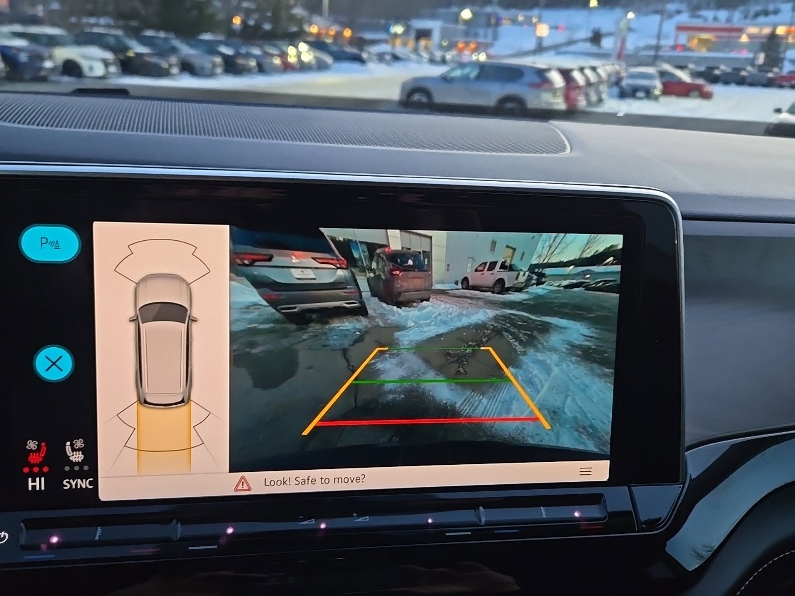 Used 2024 Volkswagen Atlas SE image 17