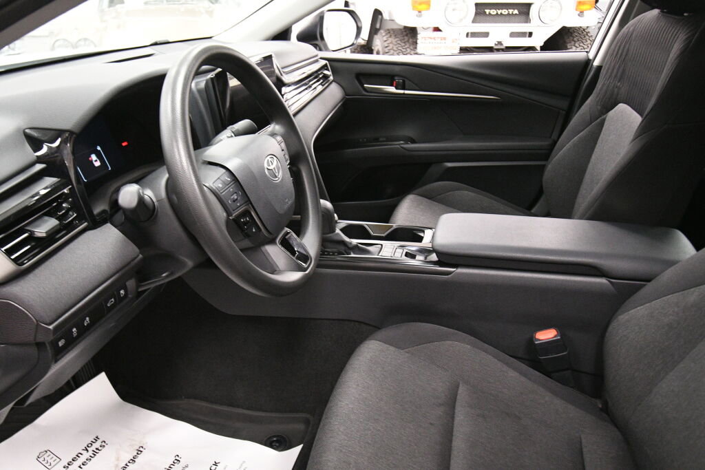 Certified 2025 Toyota Camry LE image 18