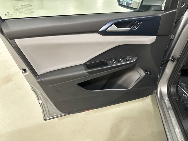 Certified 2023 Volkswagen Taos SE image 17