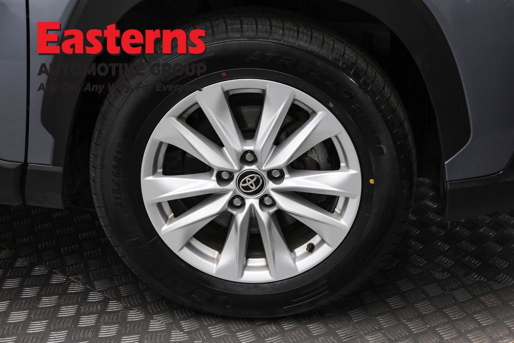 Used 2024 Toyota Corolla Cross LE image 29