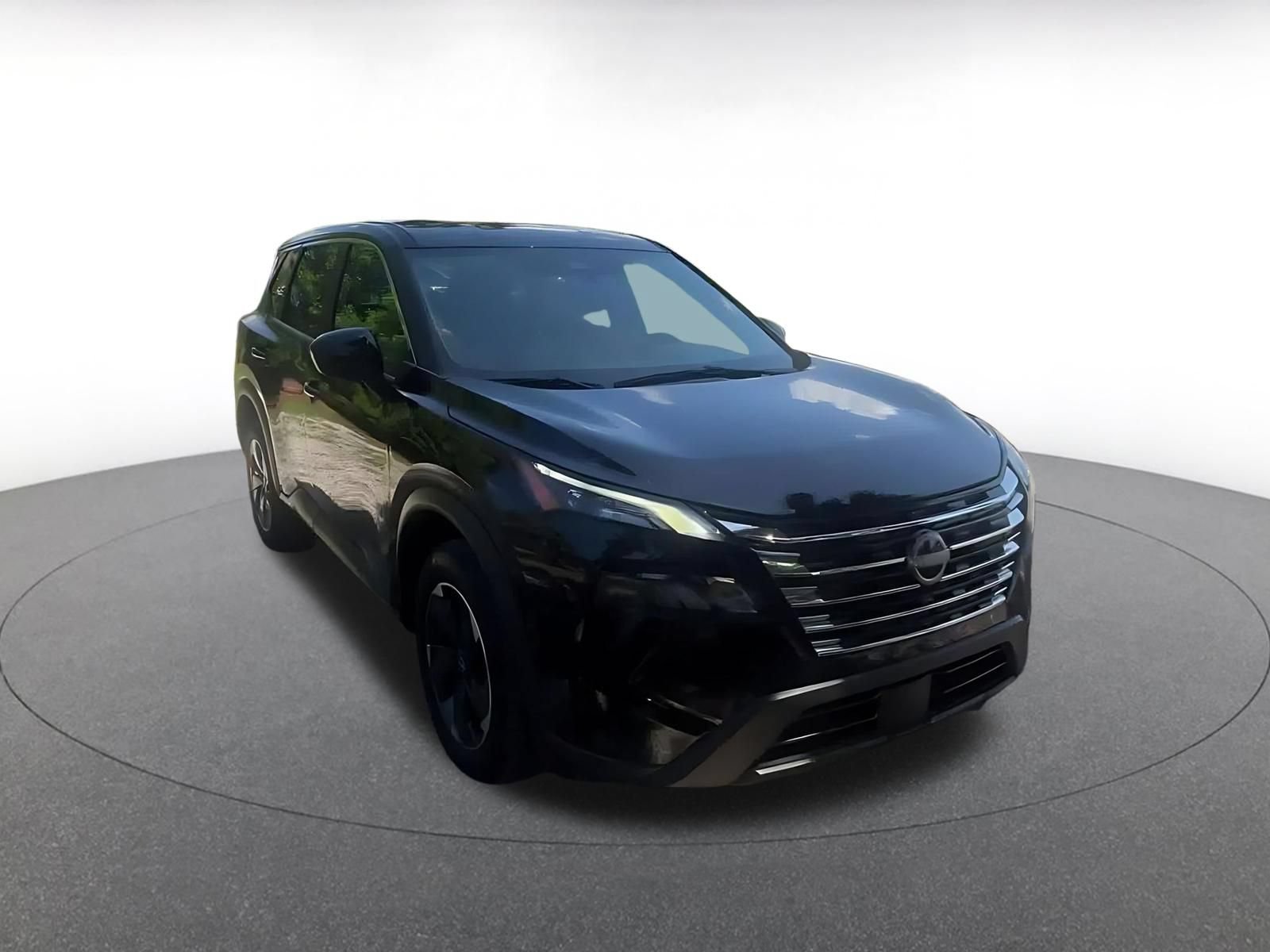 Used 2025 Nissan Rogue SV AWD/4WD image 3