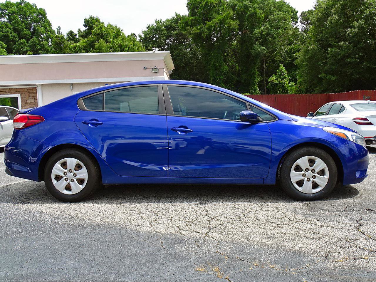 Used 2017 Kia Forte LX FWD image 9
