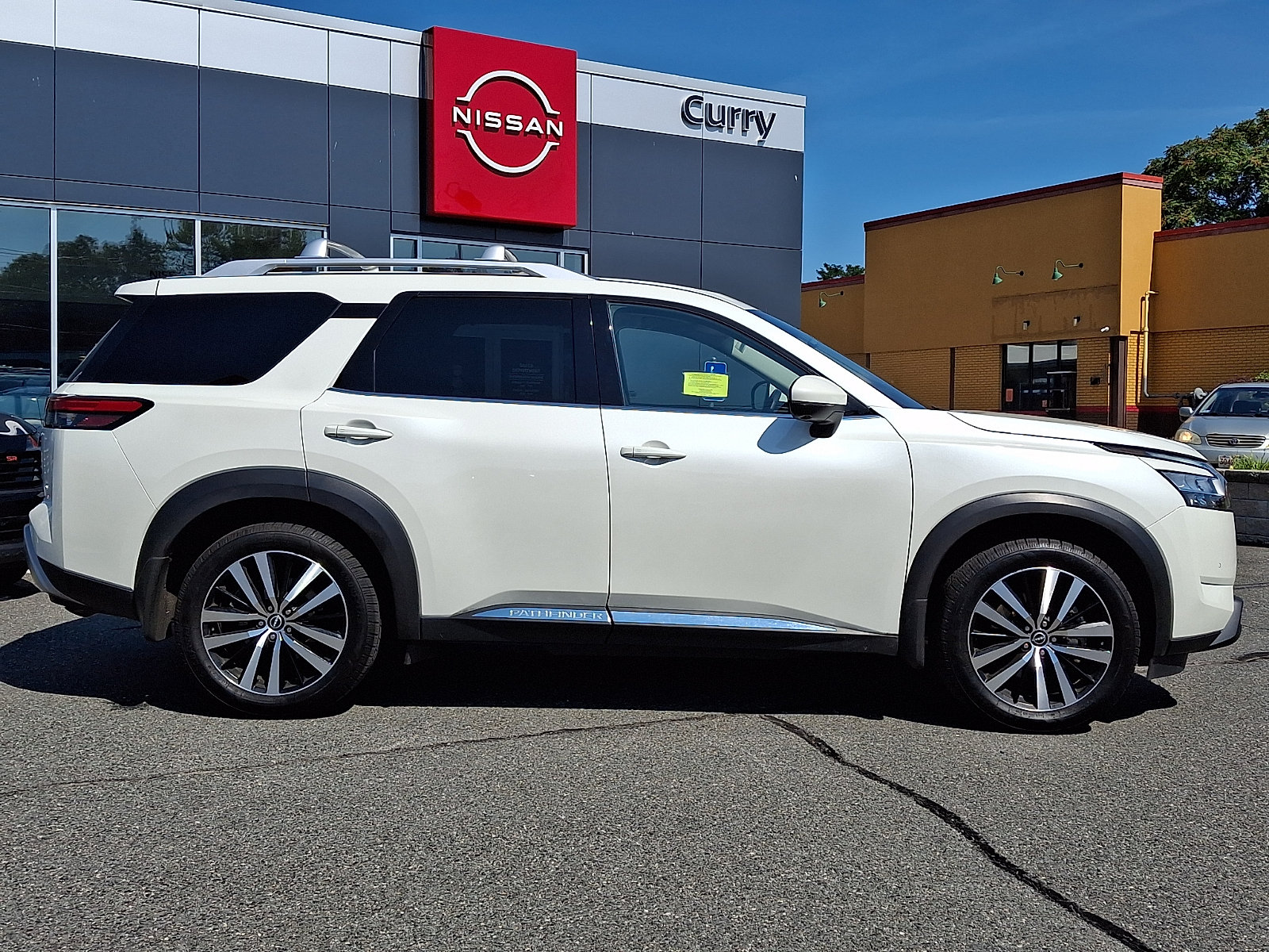Certified 2024 Nissan Pathfinder Platinum AWD/4WD image 8