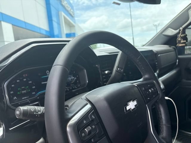 Used 2024 Chevrolet Silverado 2500 LT AWD/4WD image 11