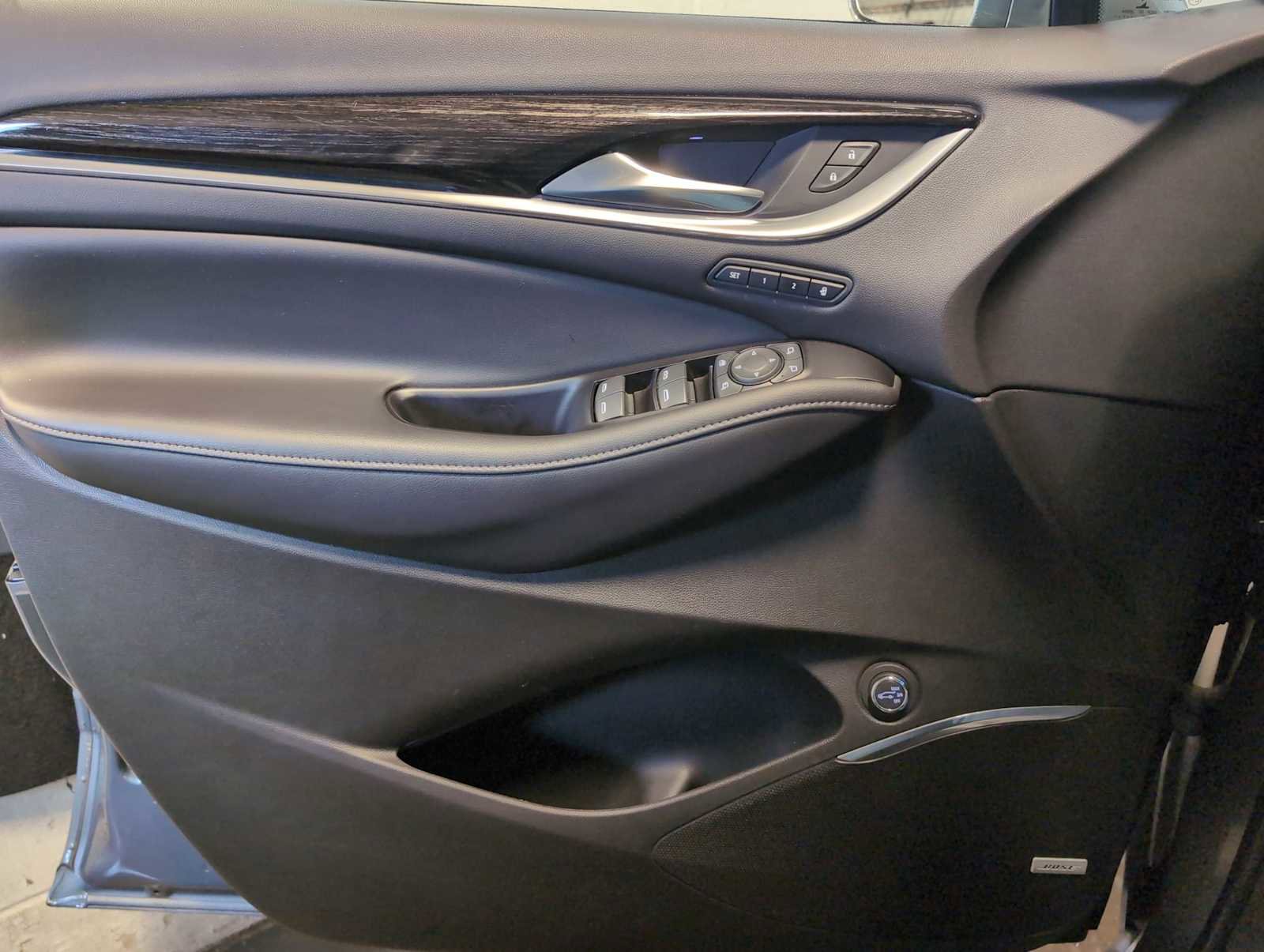 Used 2020 Buick Enclave Avenir w/ Avenir Technology Package image 23