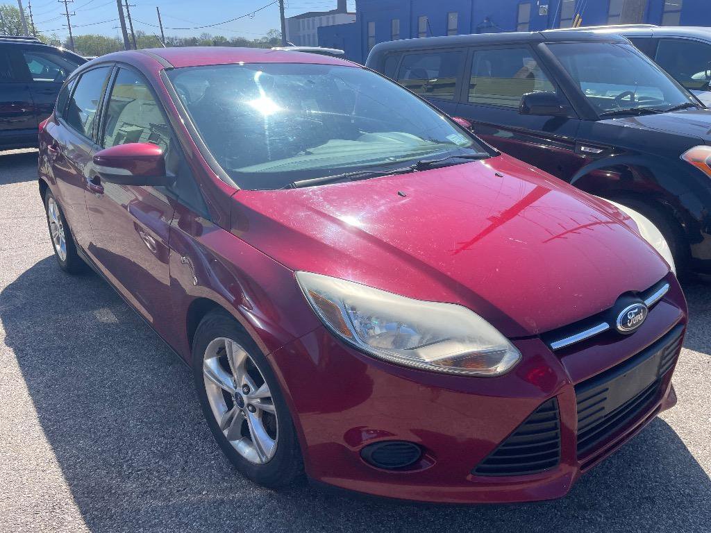 Used 2014 Ford Focus SE w/ SE Winter Package image 3