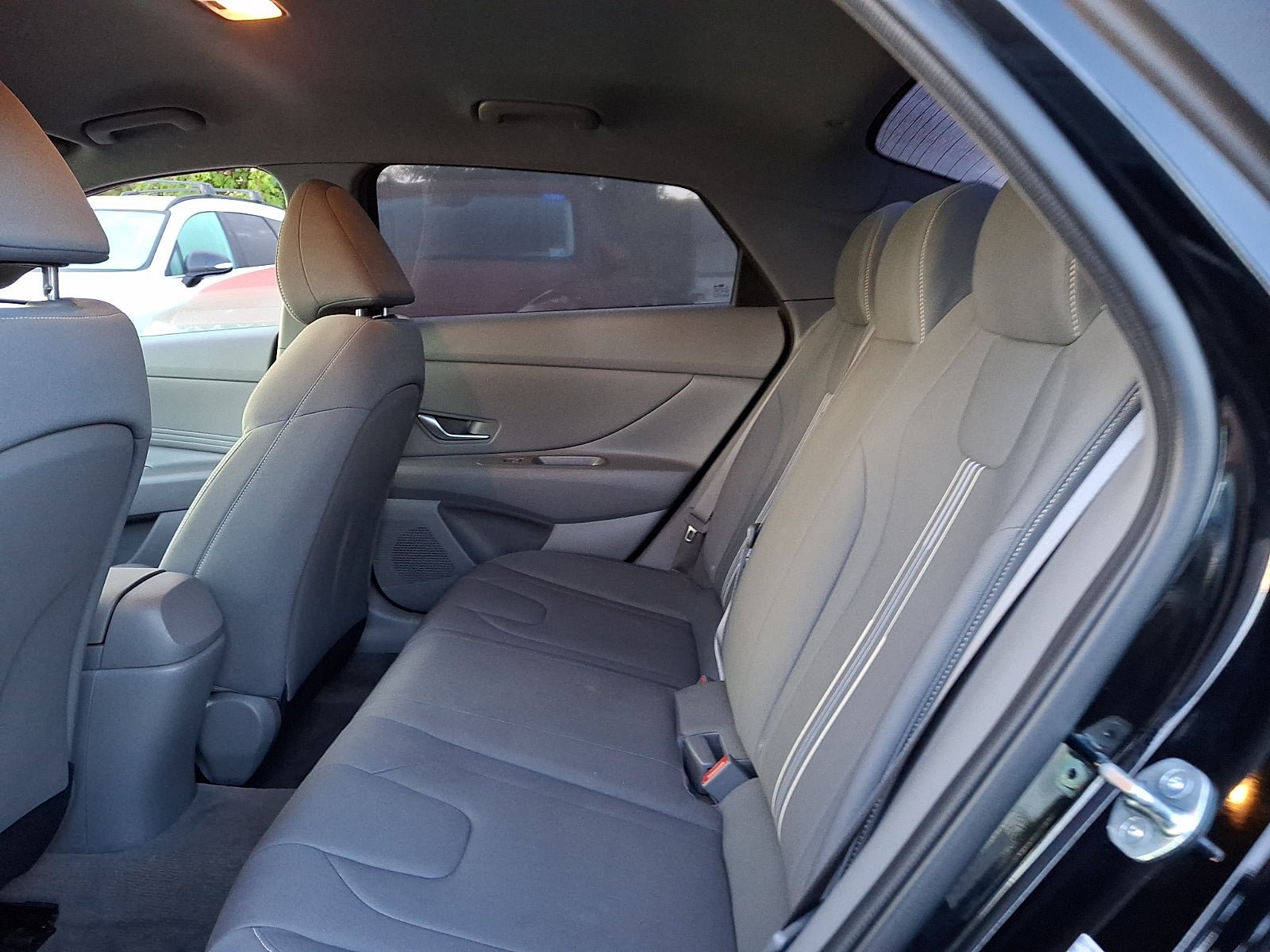 Used 2023 Hyundai Elantra SEL w/ Convenience Package FWD image 10