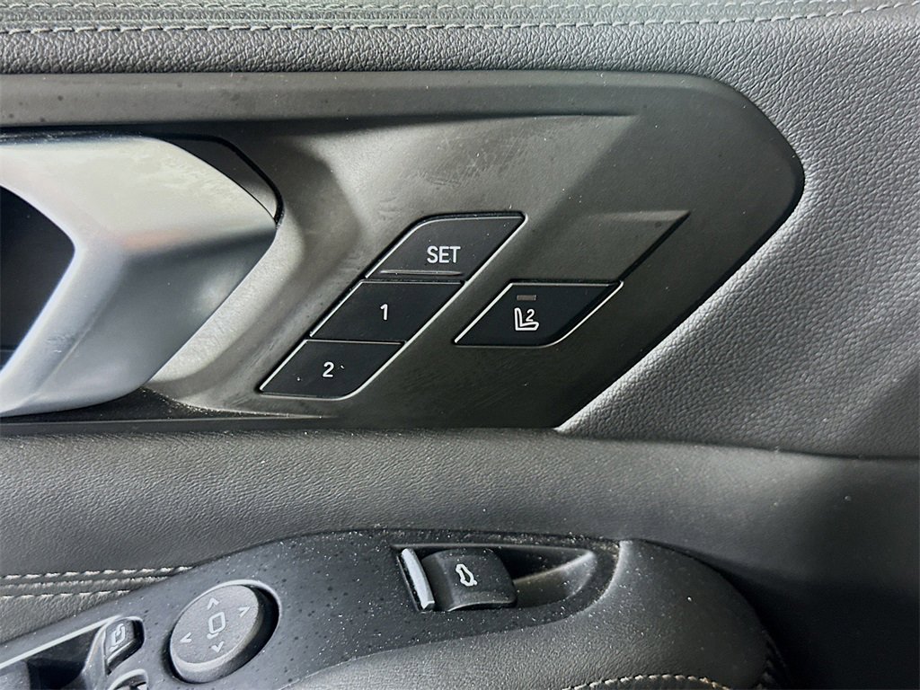 Used 2023 BMW X5 M50i w/ Executive Package image 21