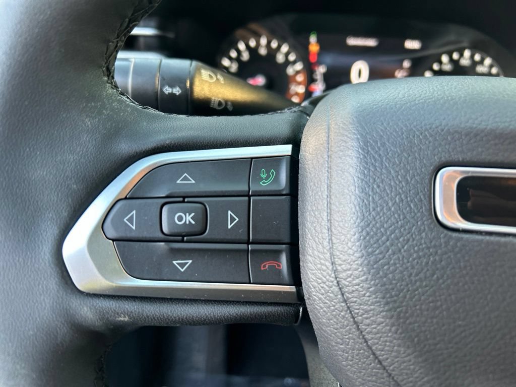 Used 2023 Jeep Compass Latitude w/ Sun and Sound Group AWD/4WD image 17