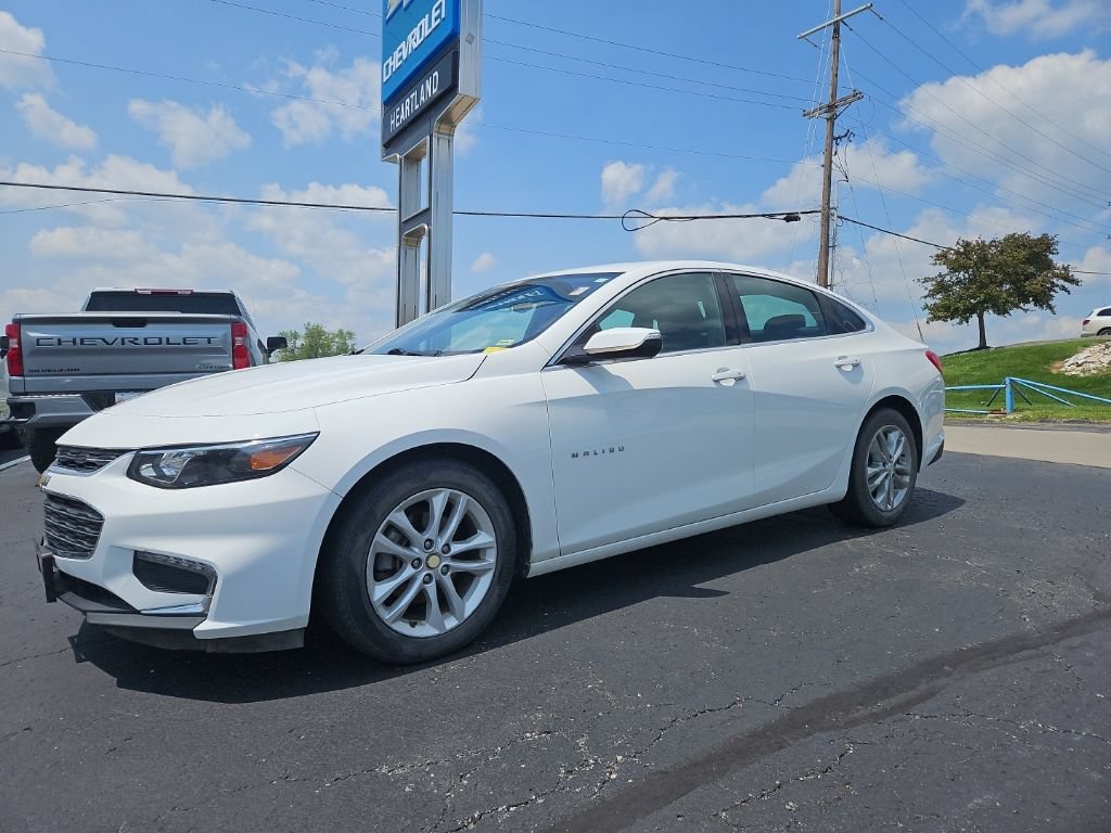 Used 2016 Chevrolet Malibu LT FWD image 2