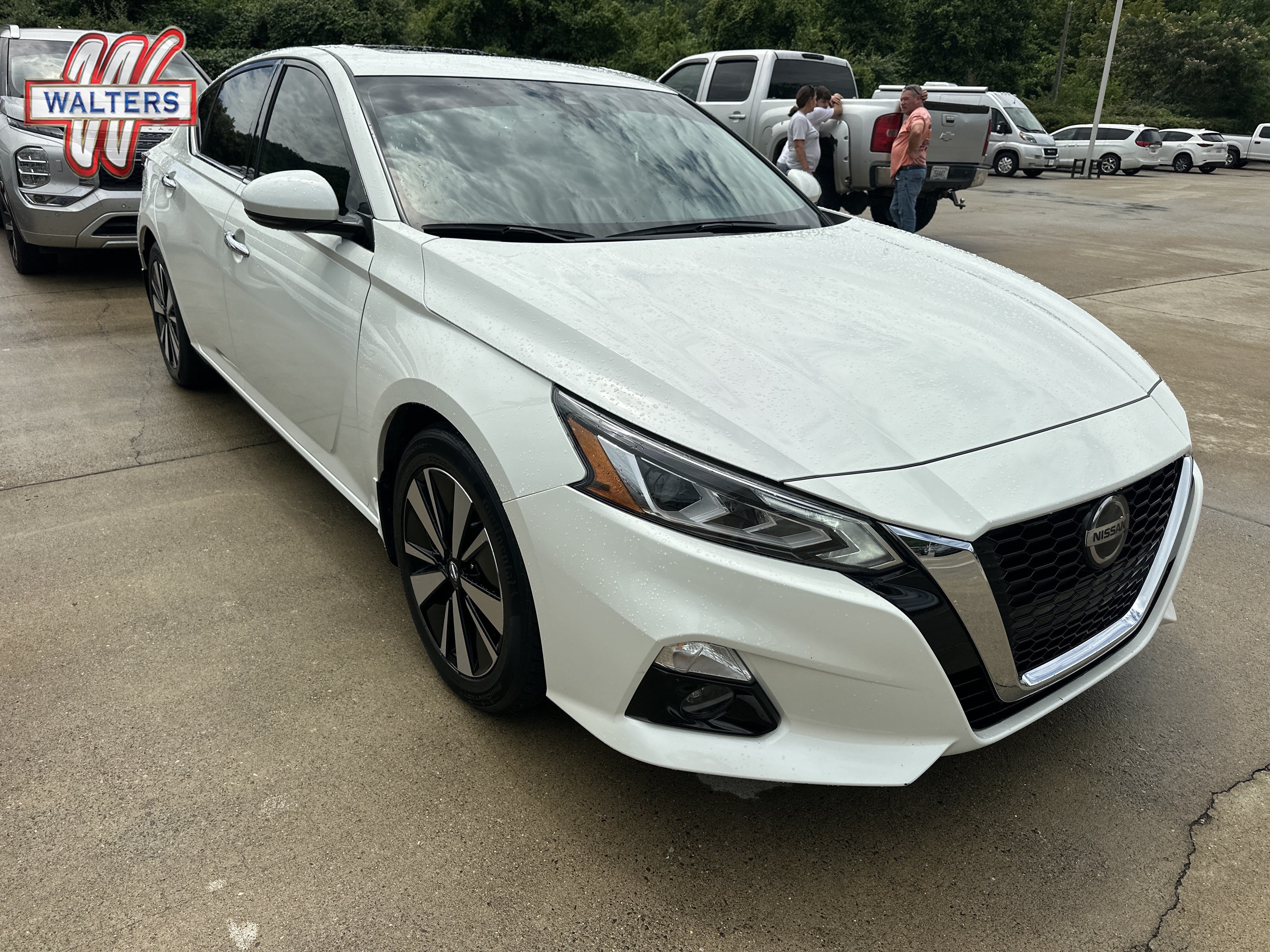 Used 2021 Nissan Altima 2.5 SL FWD image 1
