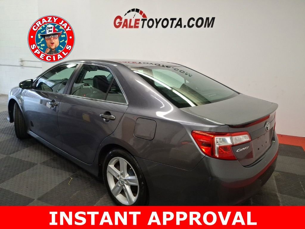 Used 2014 Toyota Camry SE w/ Moonroof Package image 10