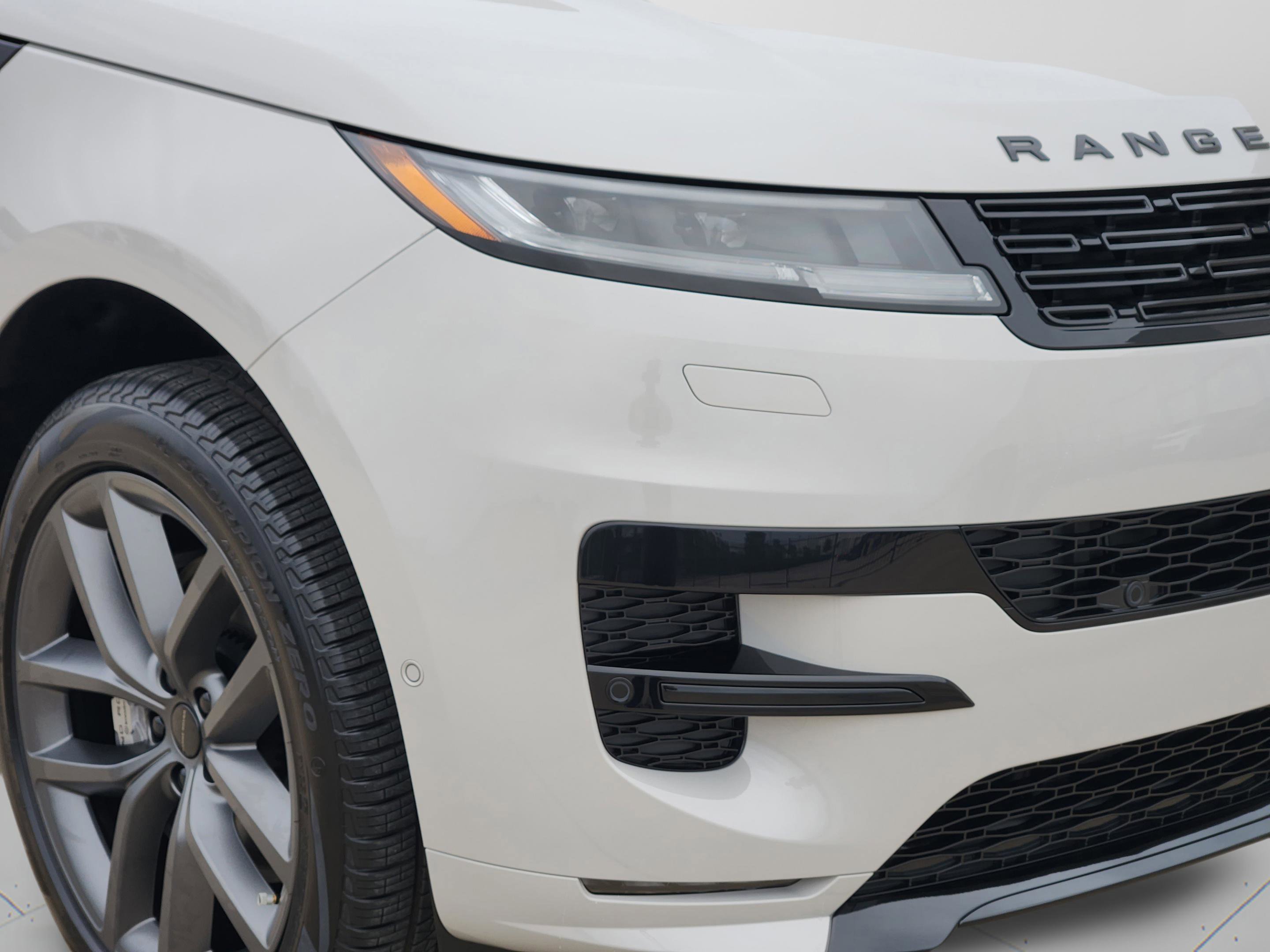 New 2026 Land Rover Range Rover Sport Dynamic SE AWD/4WD image 8