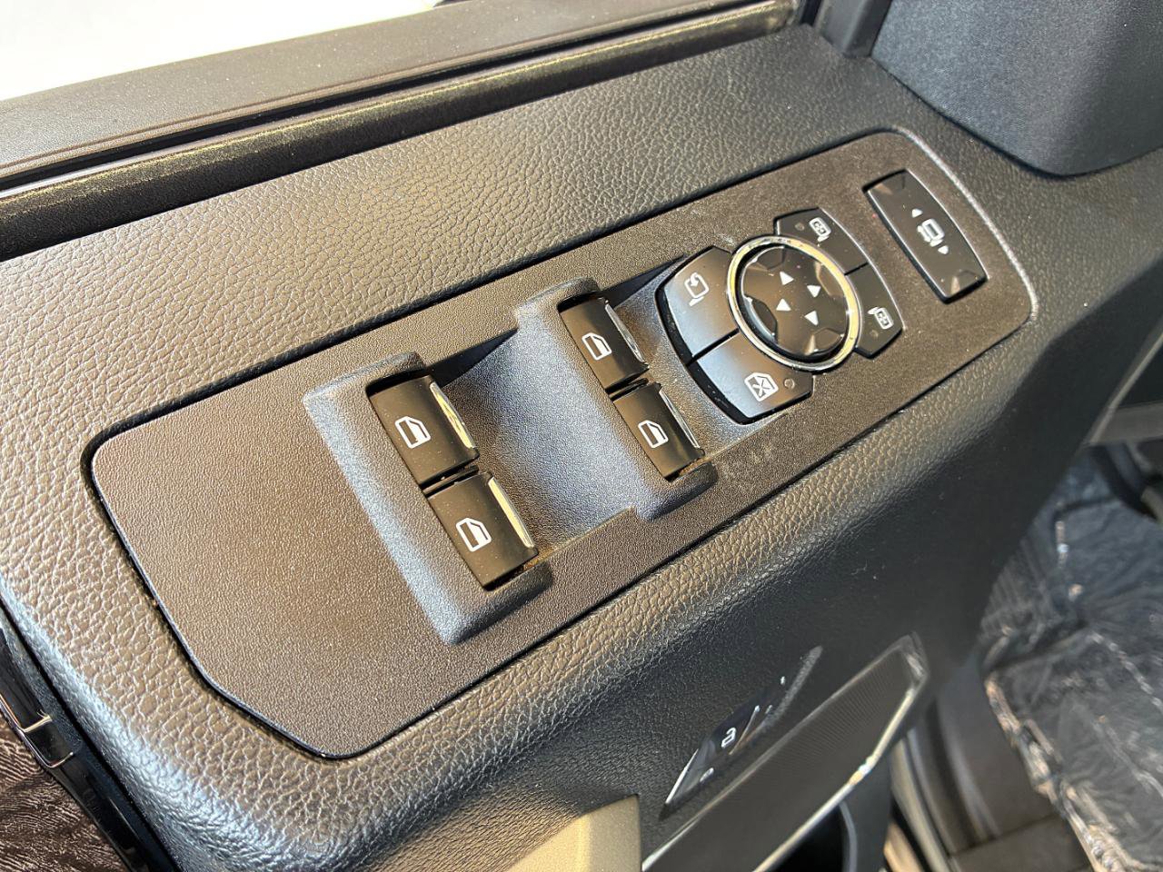 Used 2017 Ford F250 Lariat w/ Lariat Value Package image 11