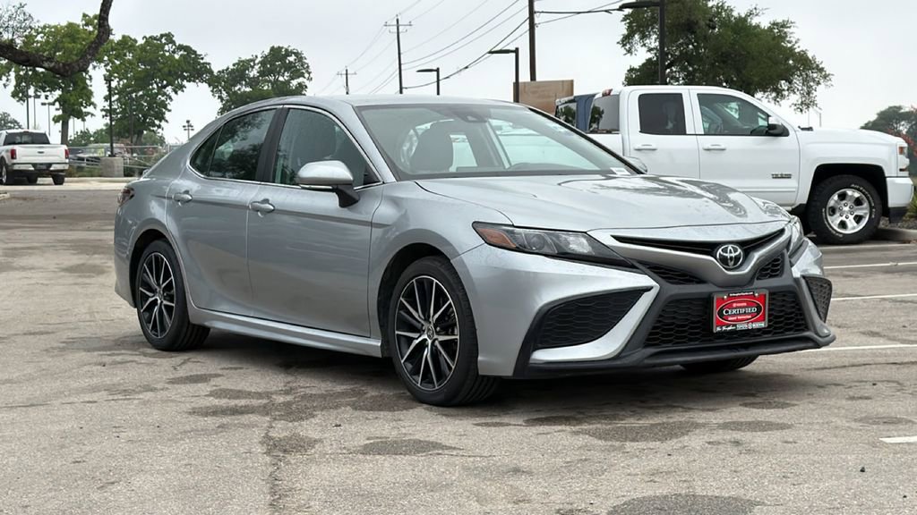 Certified 2024 Toyota Camry SE FWD image 3