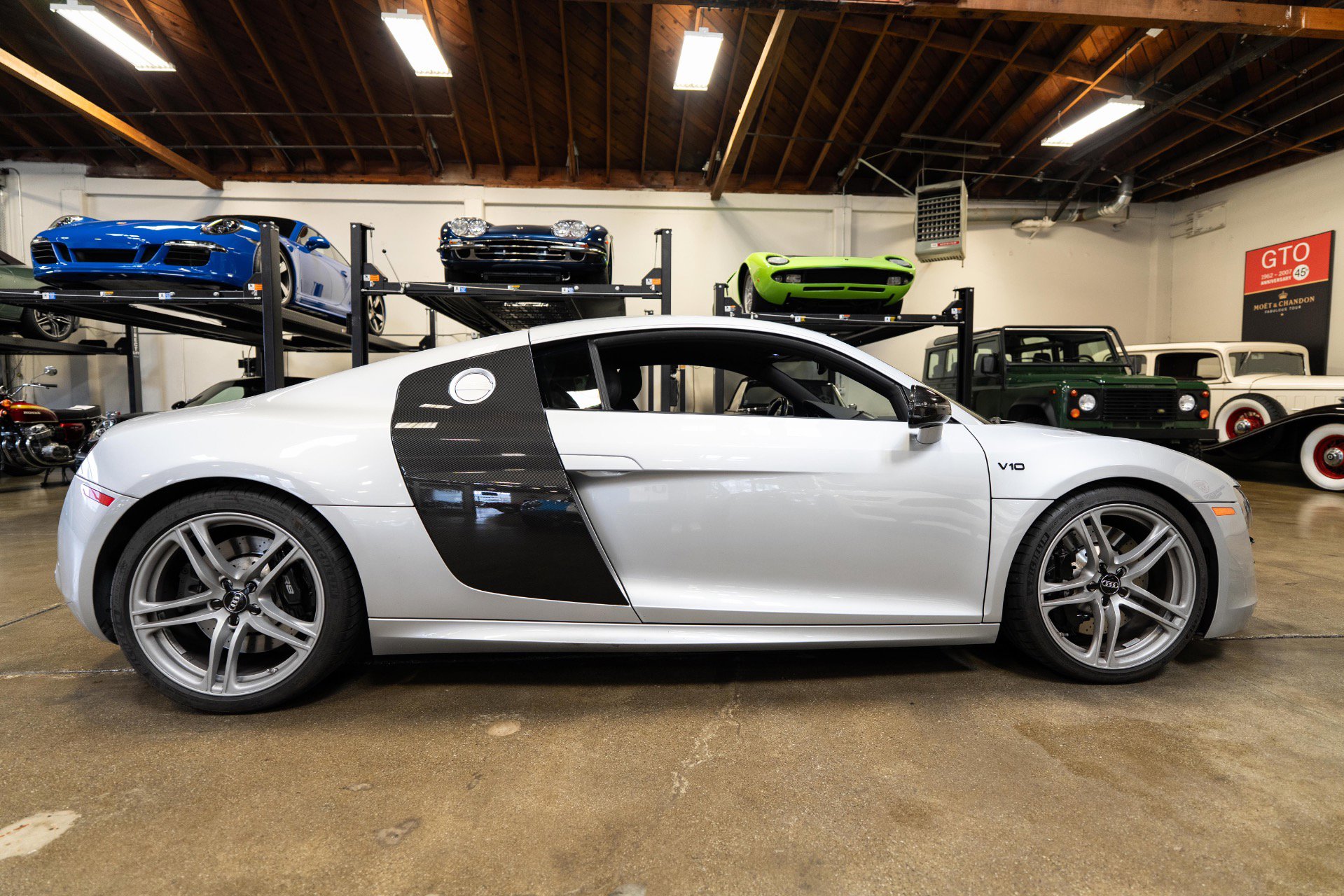 Used 2011 Audi R8 V10 image 19