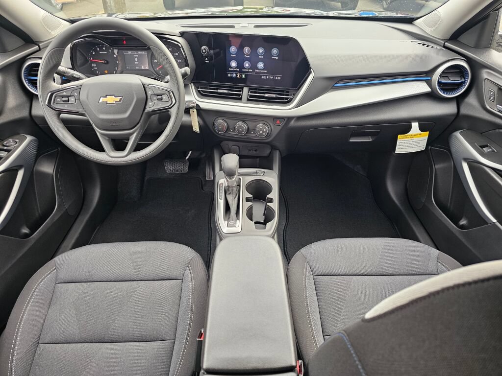 New 2026 Chevrolet Trax LS w/ LS Convenience Package FWD image 9