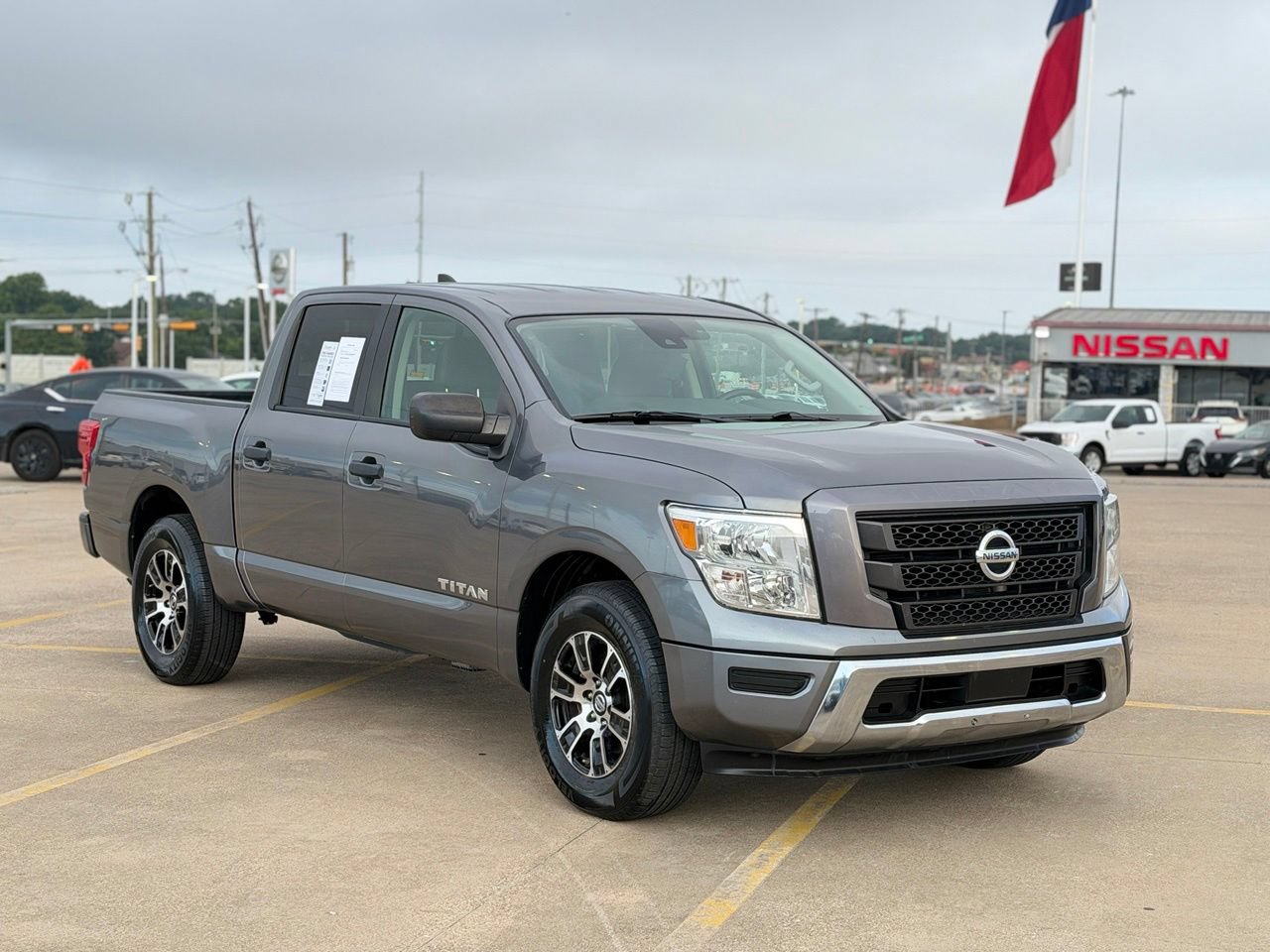 Certified 2022 Nissan Titan SV RWD image 6
