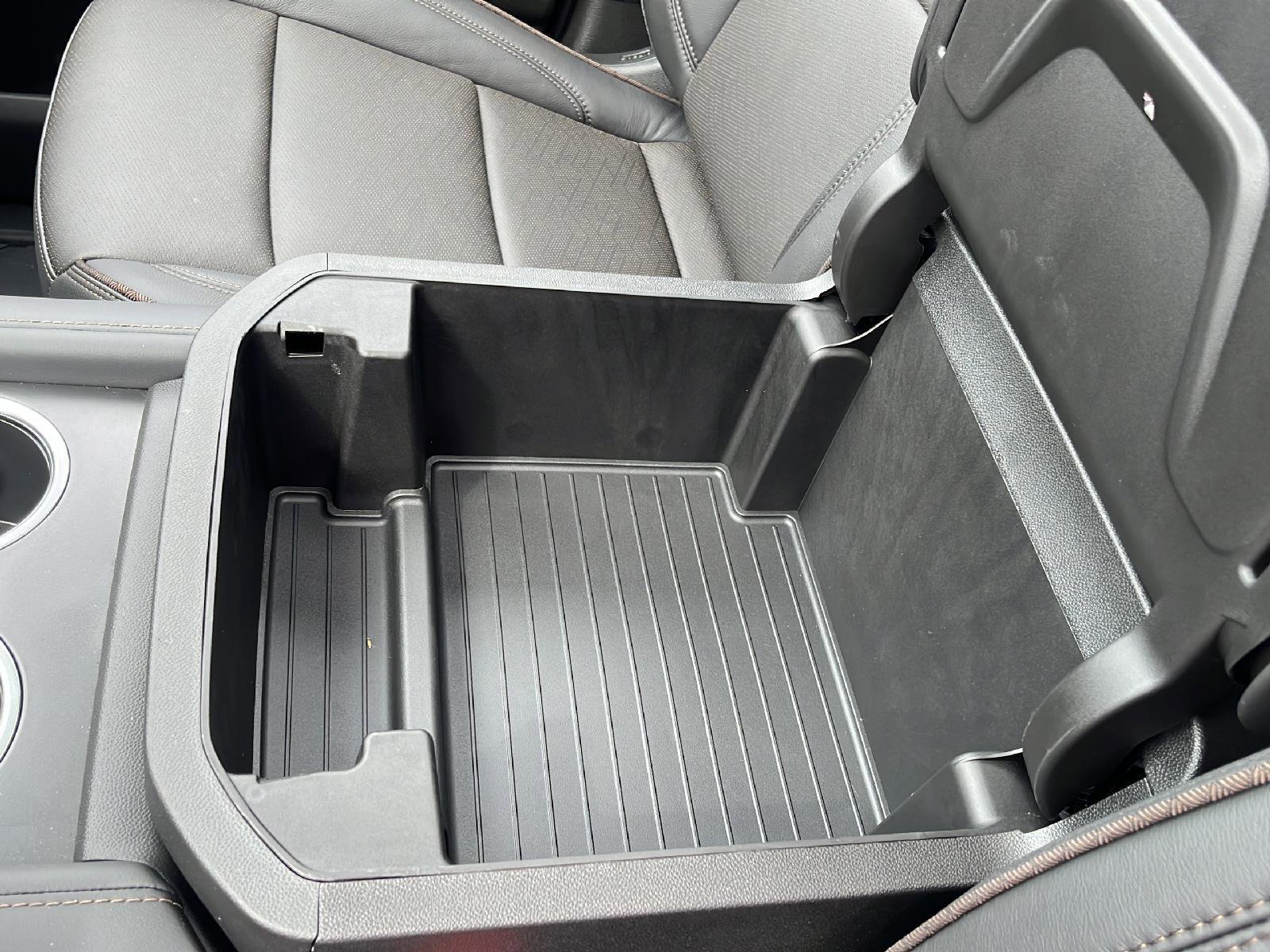 New 2024 Chevrolet Suburban High Country image 28