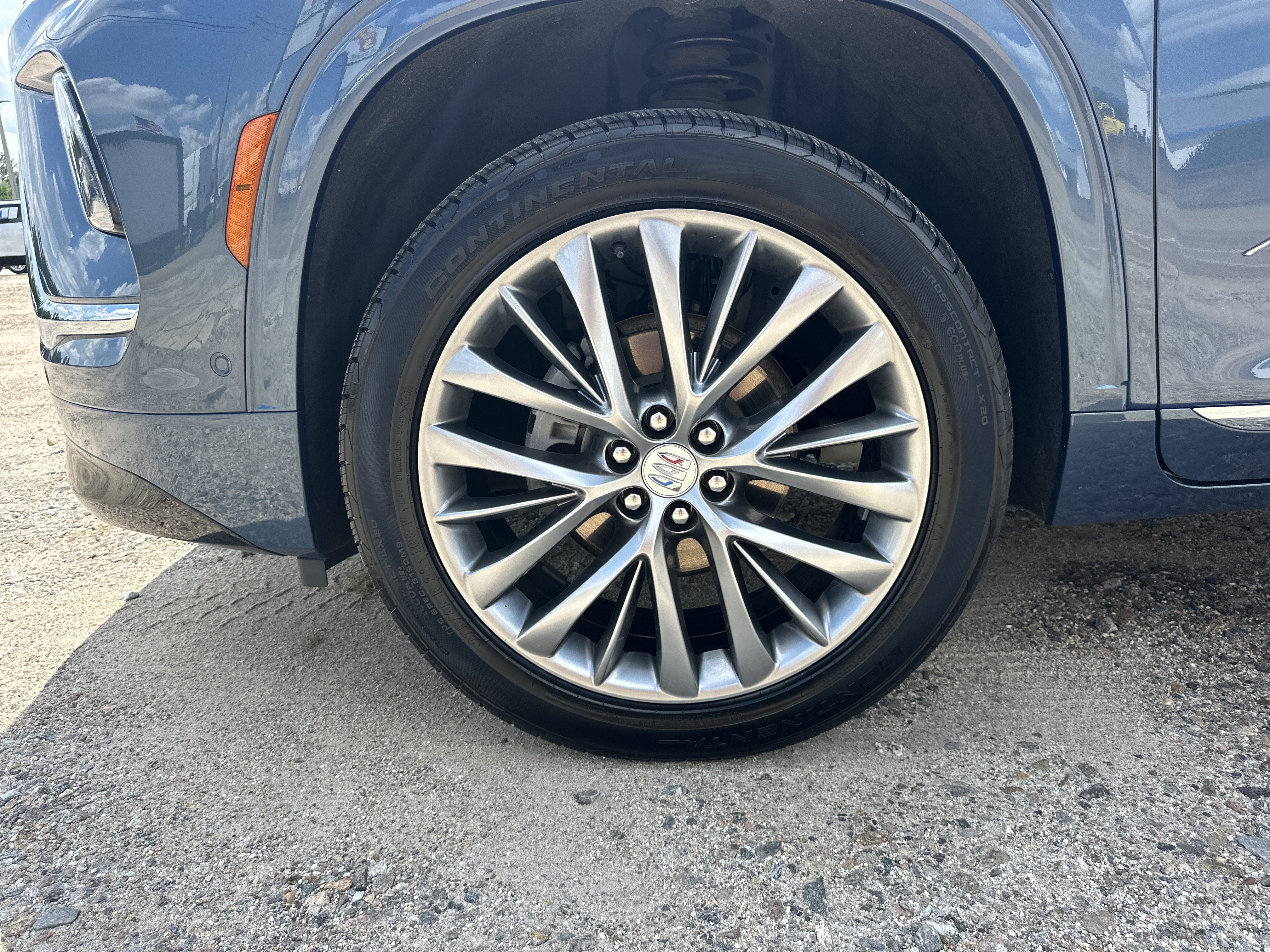 Certified 2025 Buick Enclave Avenir w/ Super Cruise Package AWD/4WD image 12