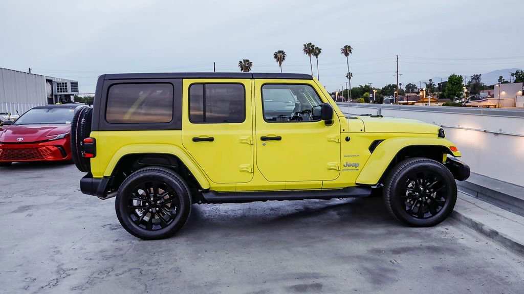 Used 2023 Jeep Wrangler Unlimited Sahara AWD/4WD image 13