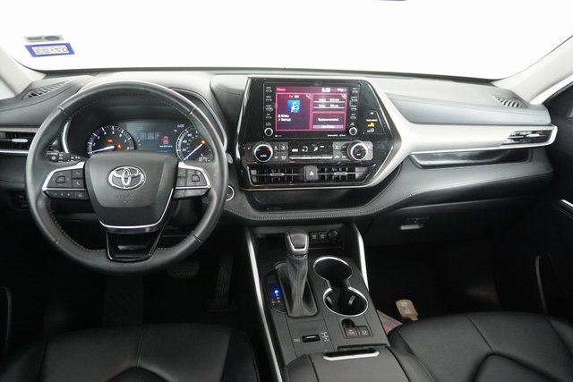 Used 2021 Toyota Highlander XLE image 35