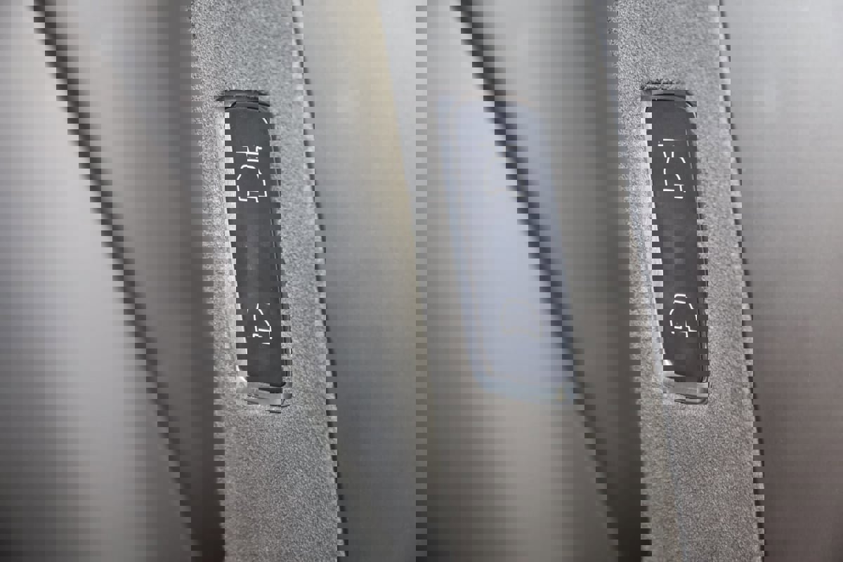 Used 2022 Tesla Model X image 17