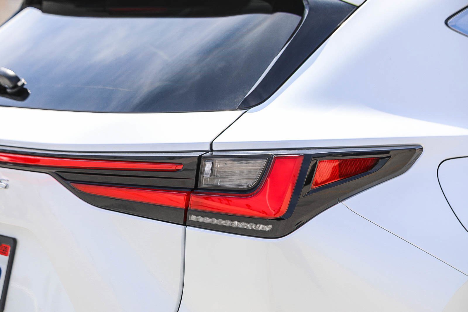 Used 2025 Lexus NX 450h+ AWD w/ Accessory Package (Z2) image 9