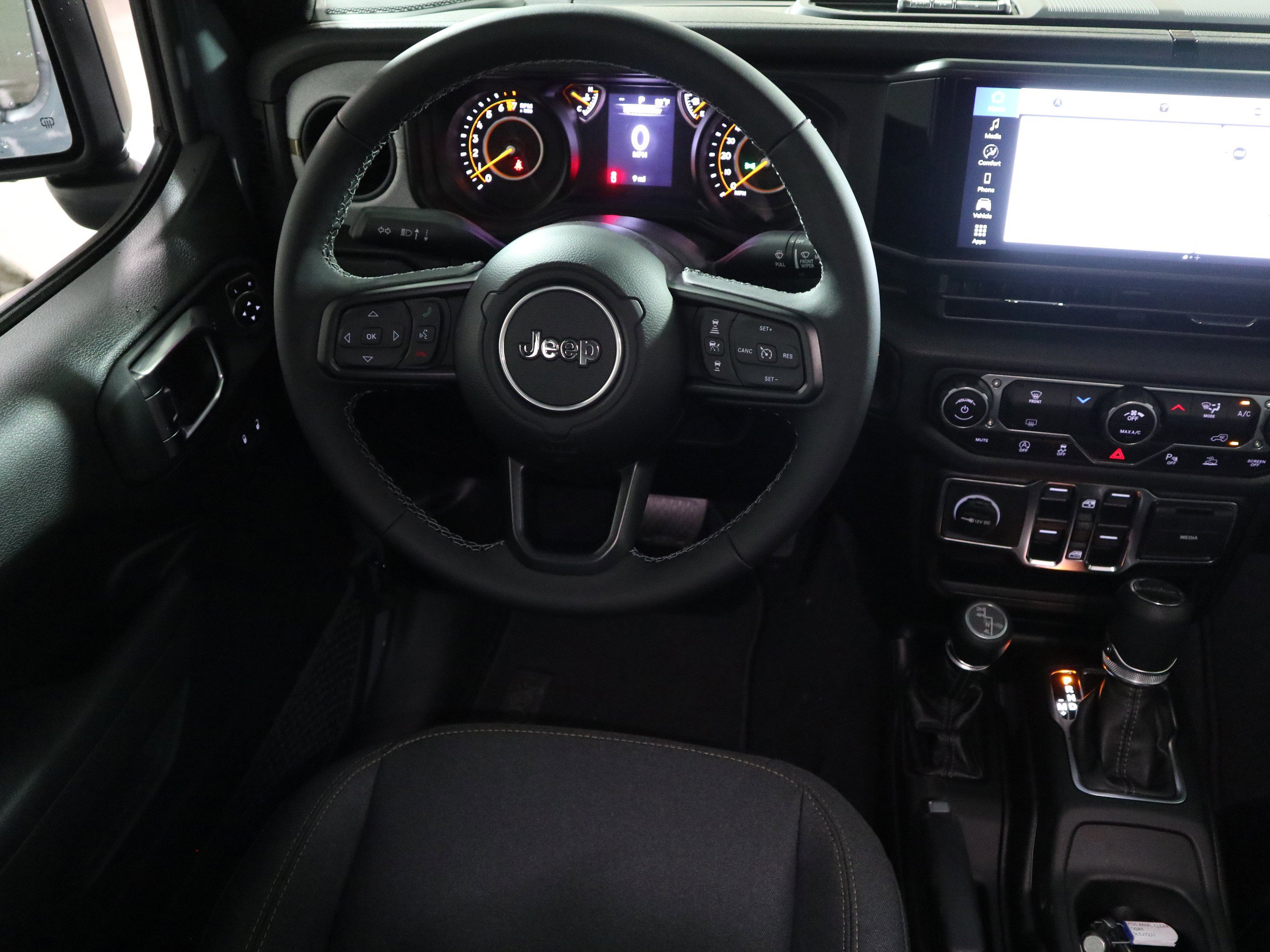 New 2025 Jeep Gladiator Sport AWD/4WD image 16