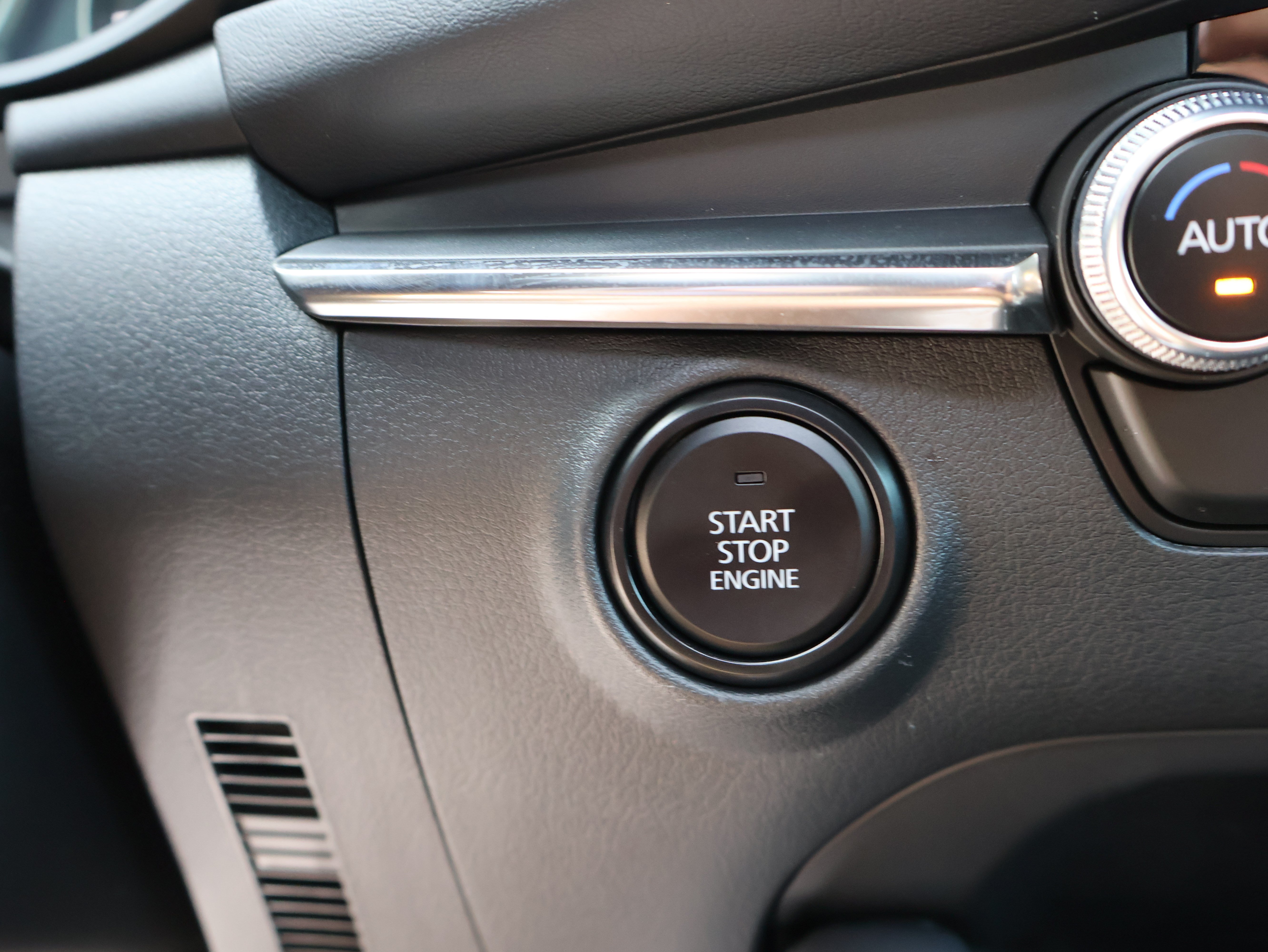 Used 2025 MAZDA MAZDA3 s FWD image 29